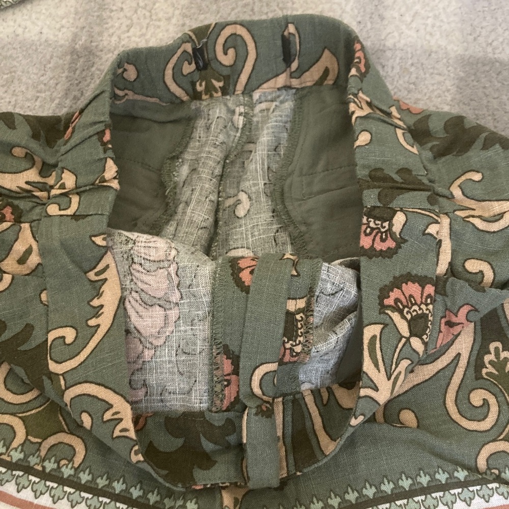Source Unknown Olive Green & Tan Floral Cropped Romper Set - Picture 2 of 4